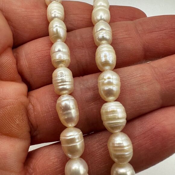 19" genuine freshwater pearl necklace with gold tone lobster clasp! - Picture 9 of 14